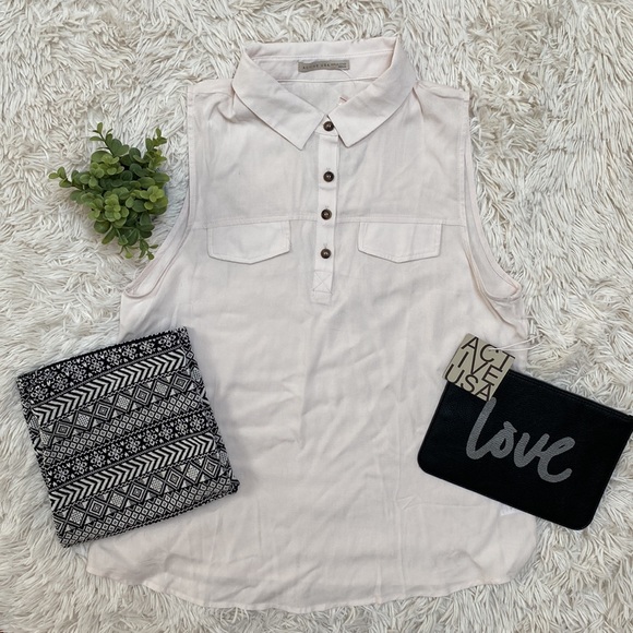 Active USA Sleeveless Collared Blouse 💗 Ivory - Picture 3 of 14